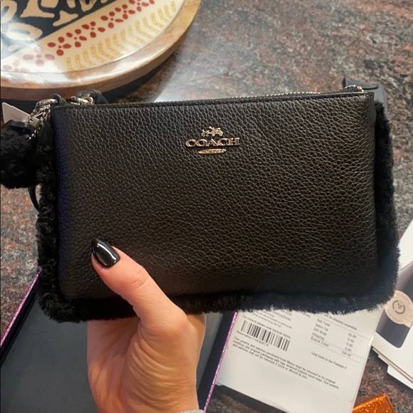 Coach wristlet - Picture 5 of 5